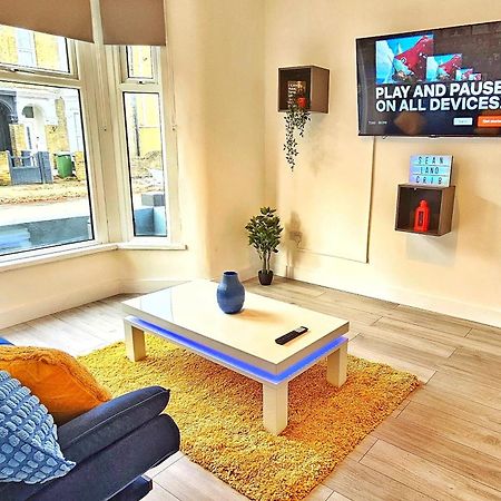 Stratford City - Luxe House With Garden Villa ลอนดอน ภายนอก รูปภาพ